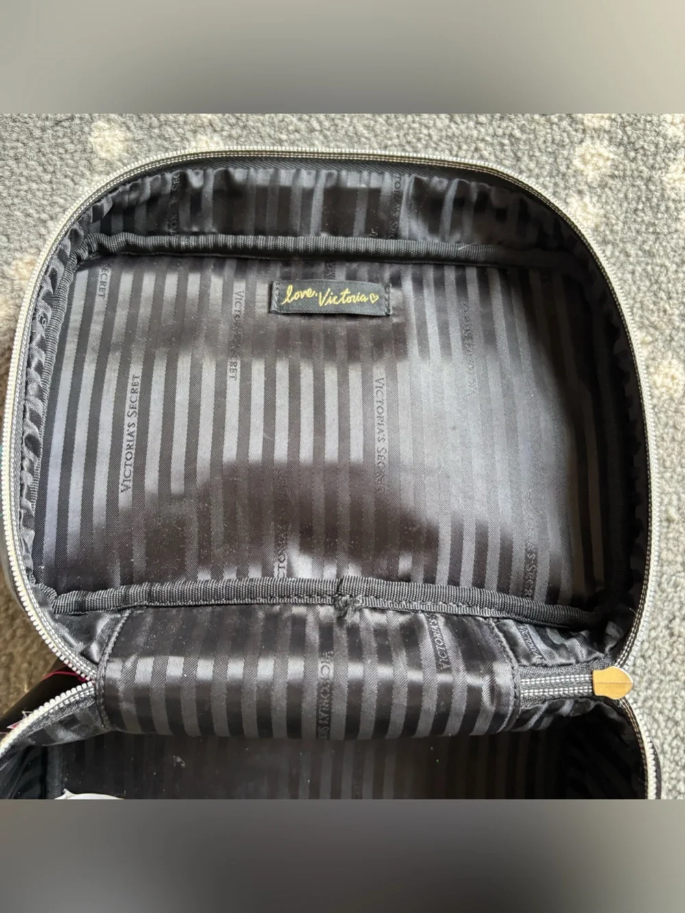 Victoria's Secret - Paradise Weekender Cosmetic Makeup Bag
